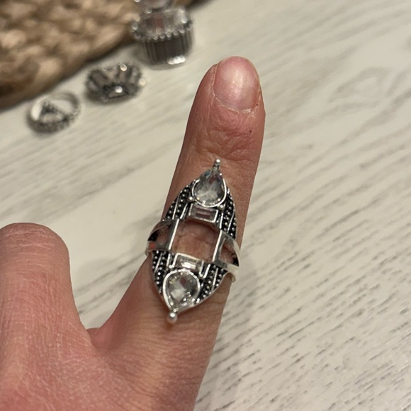 FREE PEOPLE RING SET - Picture 5 of 13